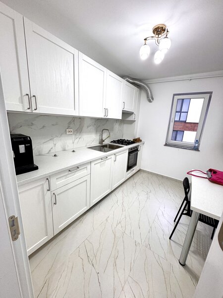 Titan, Ozana, 10 minute metrou 1 Decembrie si loc de parcare subteran.